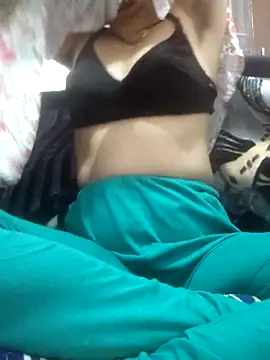 Snapshot of Aaradhya chatting on December 16, 12:48 am Aaradhya online show from December 16, 12:48 am