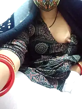 Snapshot of Aaradhya chatting on December 18, 12:49 am Aaradhya online show from December 18, 12:49 am