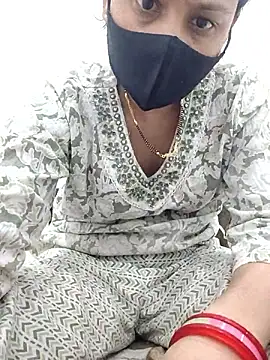 Snapshot of Aaradhya chatting on June 3, 1:14 pm Aaradhya online show from June 3, 1:14 pm