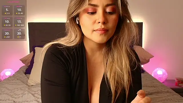 Celiahenn online show from February 16, 1:02 am