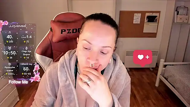 Snapshot of Domina_Deivis chatting on January 14, 2:01 pm Domina Deivis online show from January 14, 2:01 pm