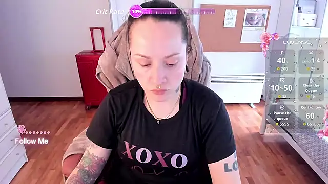 Snapshot of Domina_Deivis chatting on February 5, 2:22 pm Domina Deivis online show from February 5, 2:22 pm