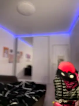 HoneySweetBee online show from October 26, 7:20 pm