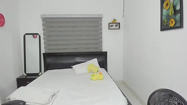 Snapshot of corzoethan chatting on November 8, 12:11 am corzoethan online show from November 8, 12:11 am