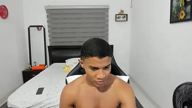 Snapshot of corzoethan chatting on November 24, 11:04 pm corzoethan online show from November 24, 11:04 pm