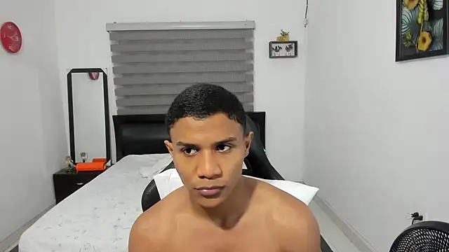 Snapshot of corzoethan chatting on November 26, 11:28 pm corzoethan online show from November 26, 11:28 pm