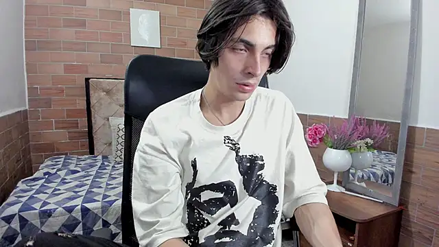 MIKE HUNTER7 online show from January 7, 3:57 am