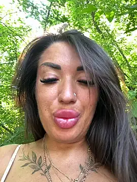 Snapshot of RuslanaXX chatting on June 17, 4:48 am RuslanaXX online show from June 17, 4:48 am