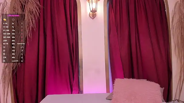 lexiethompson  online show from November 5, 12:05 pm