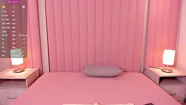 lexiethompson  online show from February 26, 12:15 pm