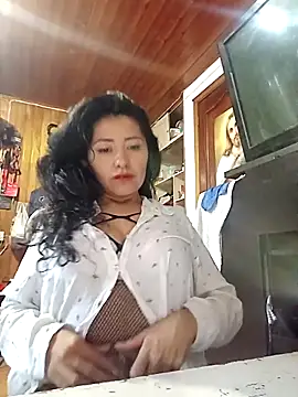 Snapshot of Becka_Linares chatting on May 14, 10:27 pm Becka Linares online show from May 14, 10:27 pm