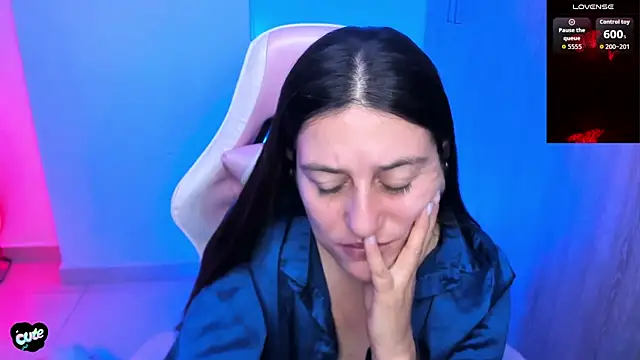 Saskyaa online show from April 28, 2:33 pm
