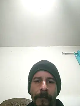 Snapshot of LongDickZee562 chatting on December 24, 5:27 am LongDickZee562 online show from December 24, 5:27 am