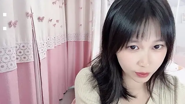 Snapshot of Shleybaby chatting on October 15, 6:46 am Shleybaby online show from October 15, 6:46 am