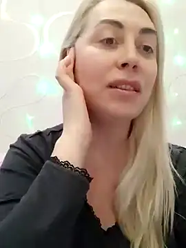 Snapshot of HotJanet chatting on January 17, 4:36 pm HotJanet online show from January 17, 4:36 pm