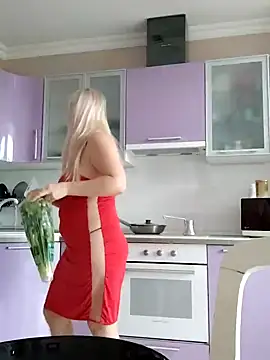 Snapshot of HotJanet chatting on January 25, 9:15 am HotJanet online show from January 25, 9:15 am