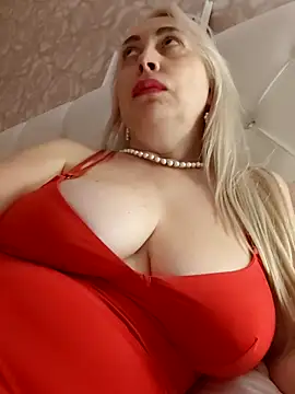 Snapshot of HotJanet chatting on January 28, 6:49 pm HotJanet online show from January 28, 6:49 pm