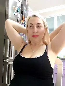 Snapshot of HotJanet chatting on March 16, 1:06 pm HotJanet online show from March 16, 1:06 pm