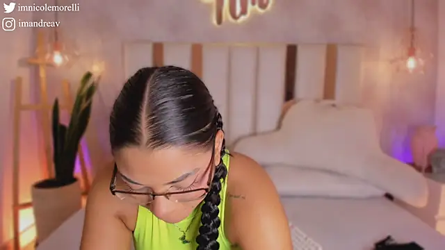 Nicolemorelli2 online show from November 27, 12:18 pm