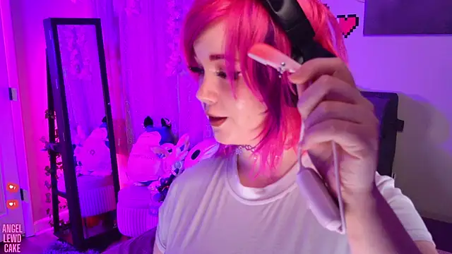 Angel-Lewd-Cake online show from July 17, 1:45 am