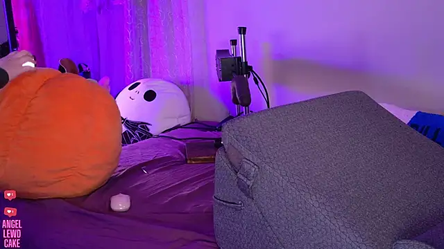 Angel-Lewd-Cake online show from August 2, 1:37 am