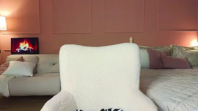 Snapshot of Lina-hill chatting on January 24, 3:45 pm Lina-hill online show from January 24, 3:45 pm