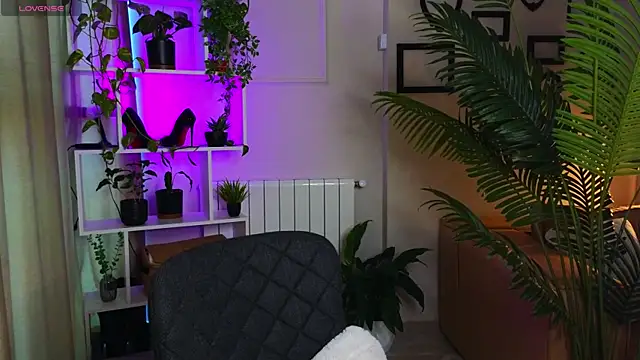 Snapshot of Lina-hill chatting on November 30, 9:46 am Lina-hill online show from November 30, 9:46 am