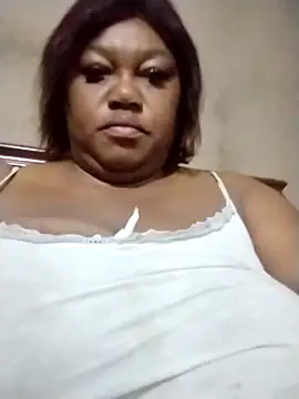 MATUREBUSSTY online show from May 19, 3:02 am