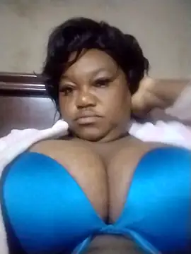 MATUREBUSSTY online show from May 22, 3:13 am