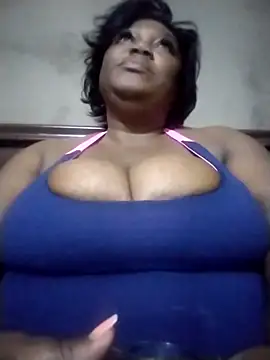 MATUREBUSSTY online show from May 24, 3:44 am