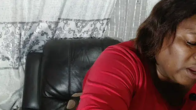MATUREBUSSTY online show from June 9, 5:46 pm