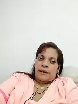 Snapshot of EscortRegina3535 chatting on November 28, 7:22 am EscortRegina3535 online show from November 28, 7:22 am