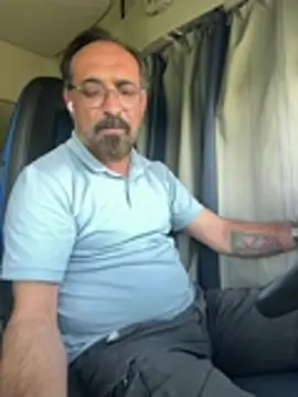 Snapshot of dzhakar chatting on June 25, 11:04 am dzhakar online show from June 25, 11:04 am