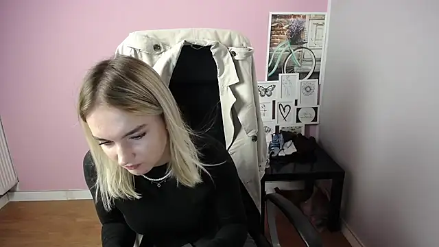 viktoria lovely online show from October 6, 7:06 am