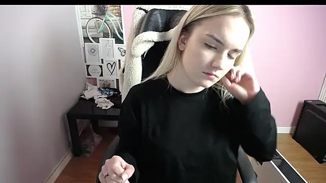 viktoria lovely online show from December 19, 12:45 pm