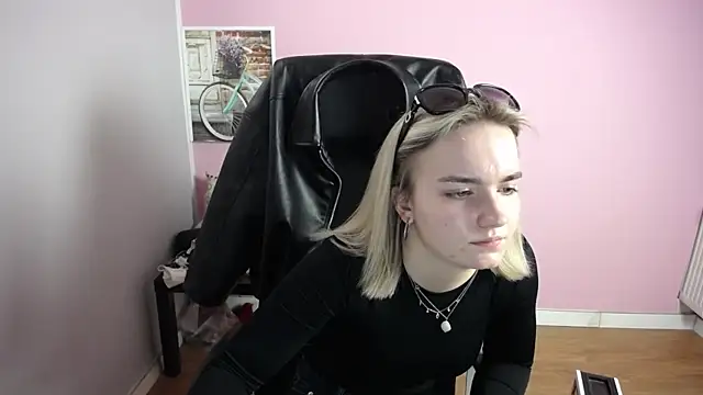 viktoria lovely online show from April 29, 11:03 am
