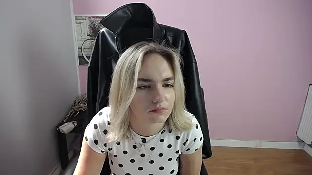 viktoria lovely online show from June 17, 8:39 am
