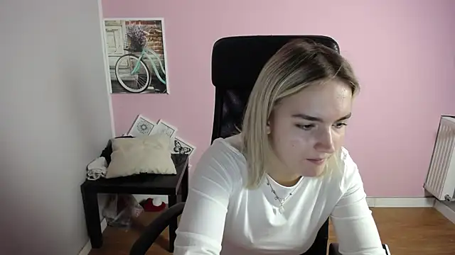 viktoria lovely online show from July 6, 6:32 am
