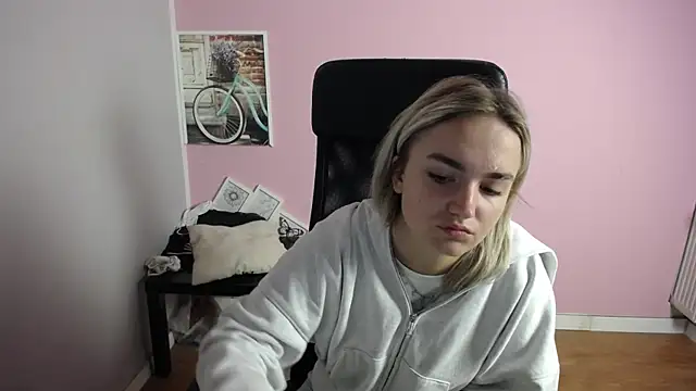 viktoria lovely online show from July 23, 7:06 am
