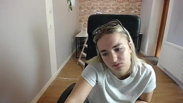 viktoria lovely online show from July 30, 7:07 am