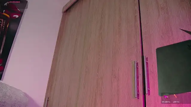 aidaadams online show from November 1, 11:01 am