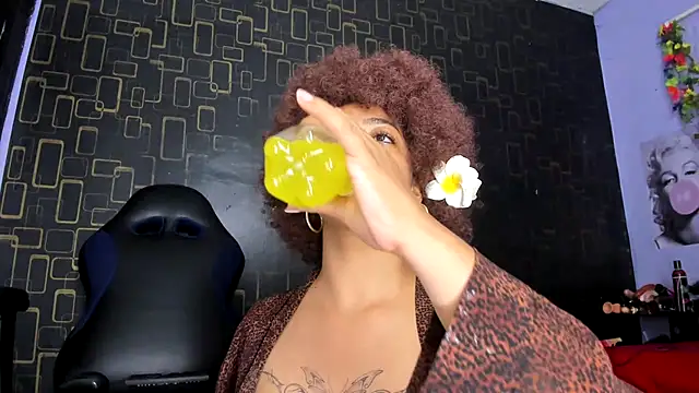 Alika01 online show from February 14, 12:51 am