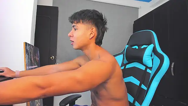 Snapshot of Bray_Kevin chatting on November 3, 5:25 pm Bray Kevin online show from November 3, 5:25 pm