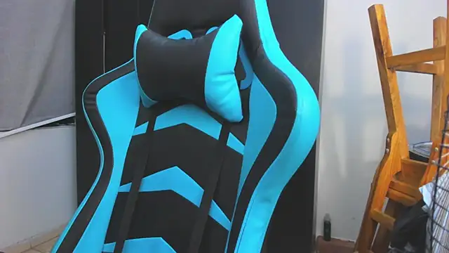 Snapshot of Bray_Kevin chatting on November 23, 3:28 am Bray Kevin online show from November 23, 3:28 am