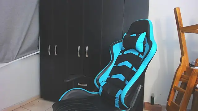 Snapshot of Bray_Kevin chatting on December 2, 9:21 pm Bray Kevin online show from December 2, 9:21 pm