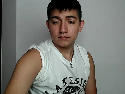 Snapshot of Andres02Smile chatting on May 10, 4:34 pm Andres02Smile online show from May 10, 4:34 pm