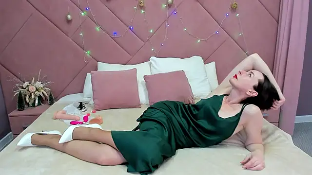 Jaqueline Richardson online show from December 29, 6:38 pm