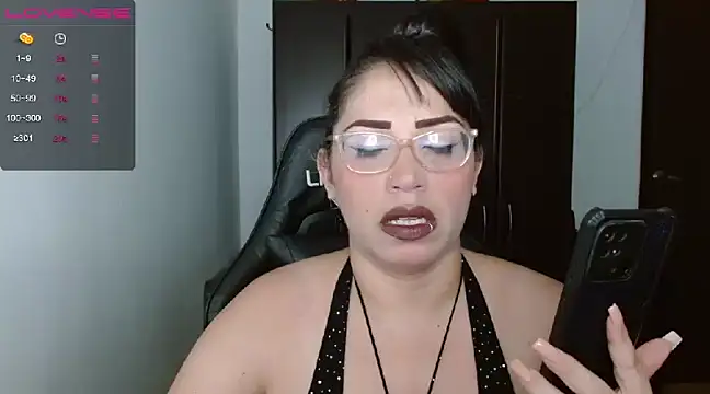 natashasmithe online show from January 13, 8:48 pm