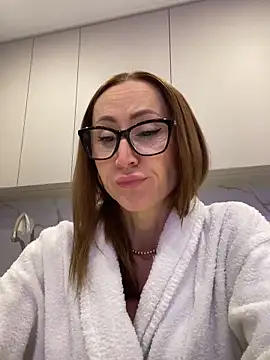 Snapshot of LauraDavis chatting on February 22, 2:37 pm LauraDavis online show from February 22, 2:37 pm