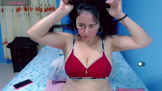 Snapshot of Lily_Benet1 chatting on May 7, 3:01 am Lily Benet1 online show from May 7, 3:01 am